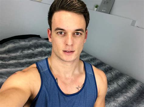 Subject Youtuber AbsolutelyBlake on OF Gay For Fans Forum